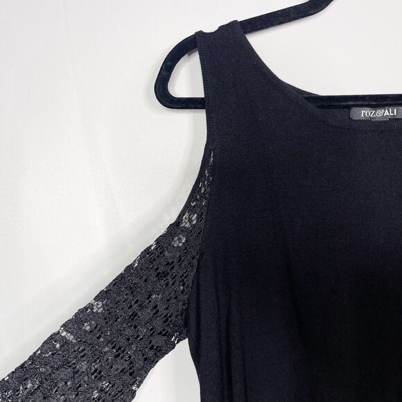 Roz & Ali Medium M Black Cold Shoulder Knit Top Round Neck 3/4 Lace Sleeves - Picture 5 of 8
